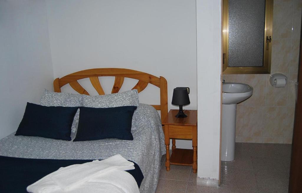 Hostal La Masia Манреса Номер фото