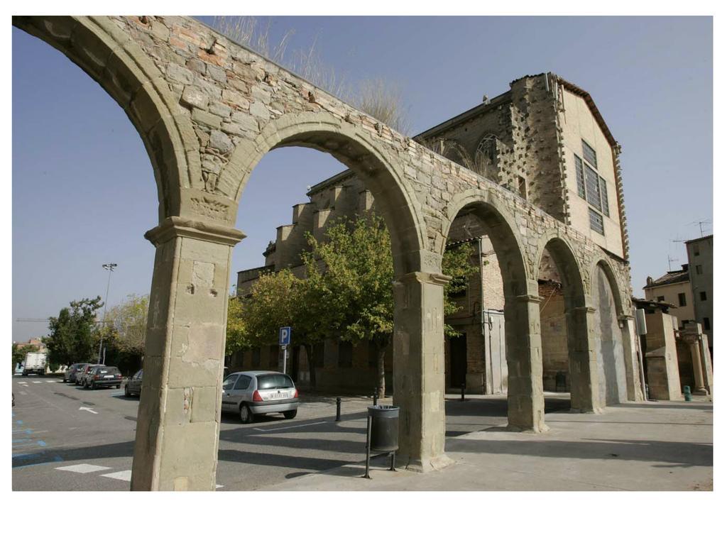 Hostal La Masia Манреса Экстерьер фото